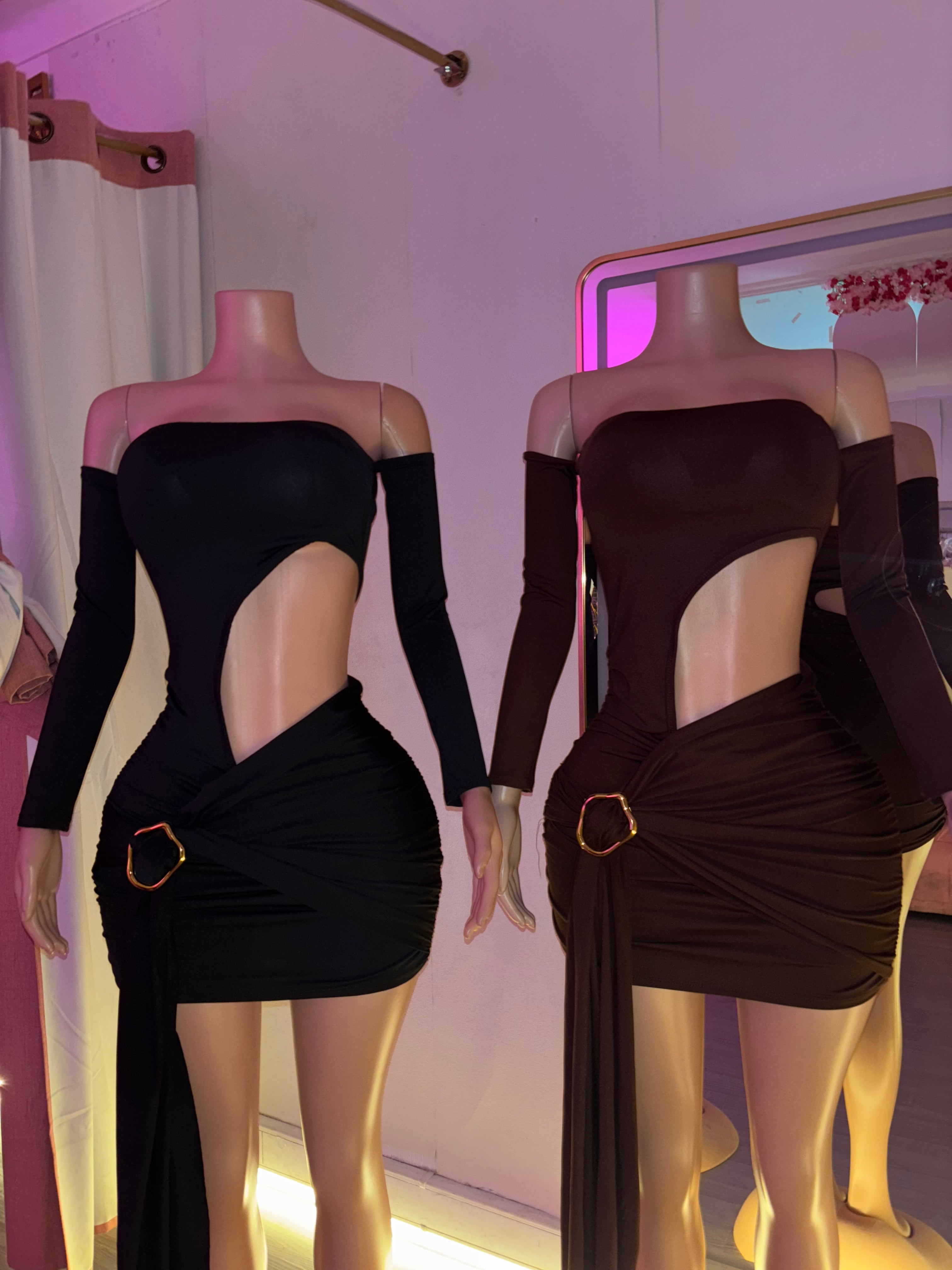 Vestido abertura drapeado manga larga