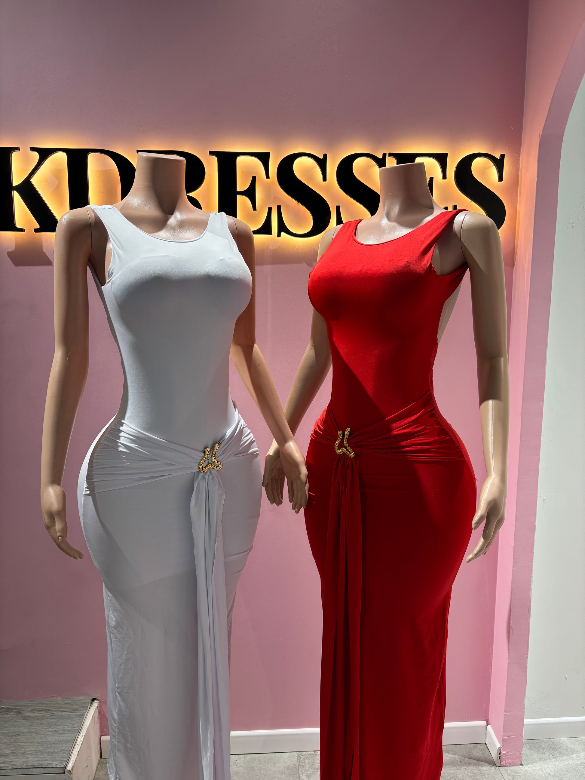 Vestido largo drapeado hebilla