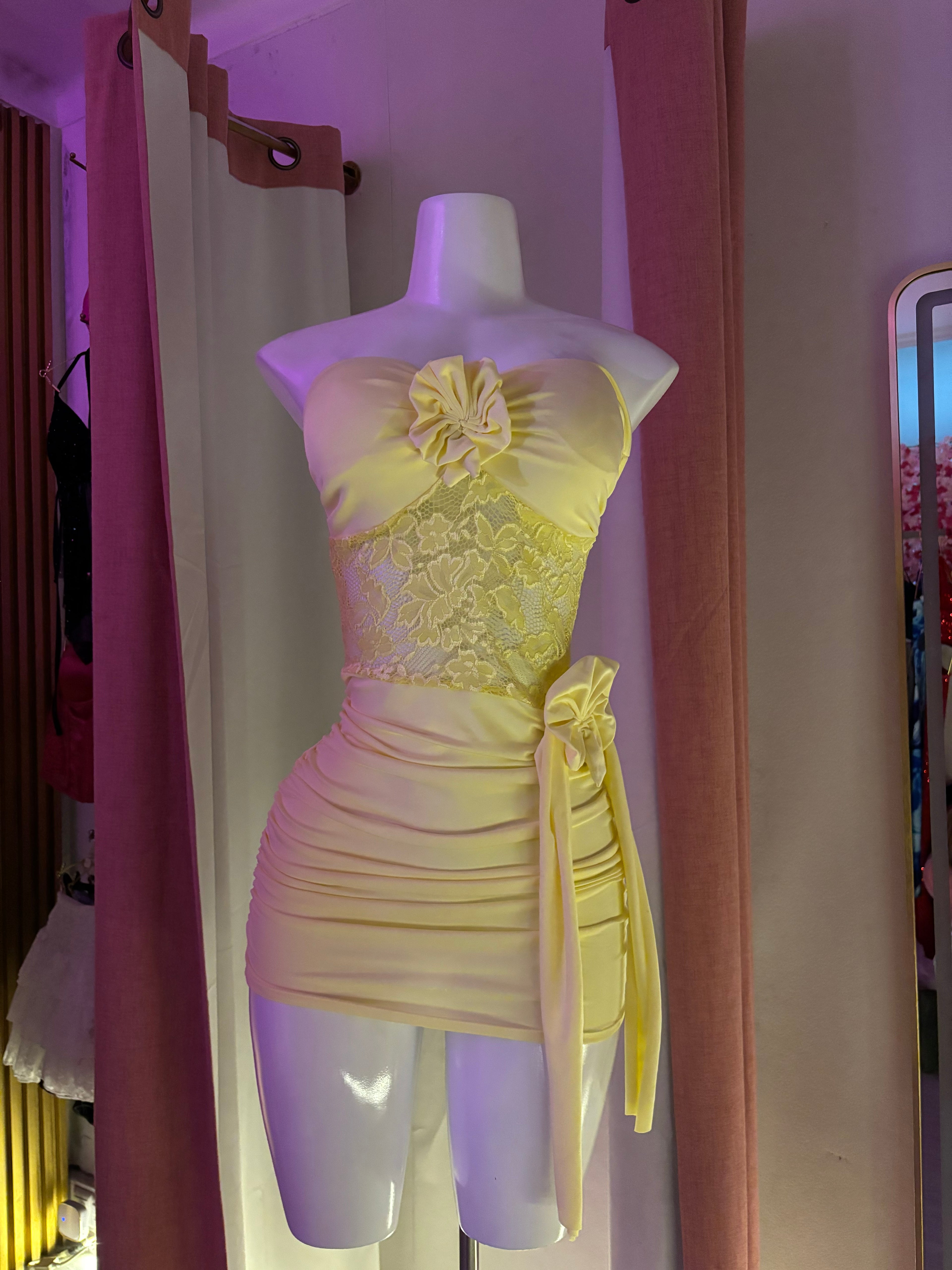 Vestido Mini Encaje flor