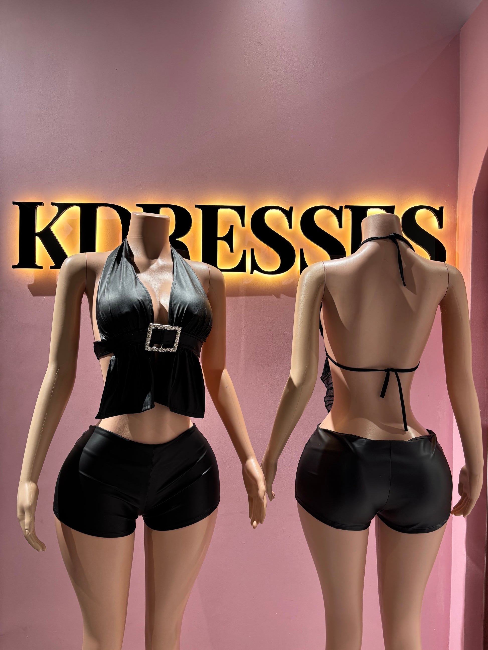 Mini short ecocuero🖤