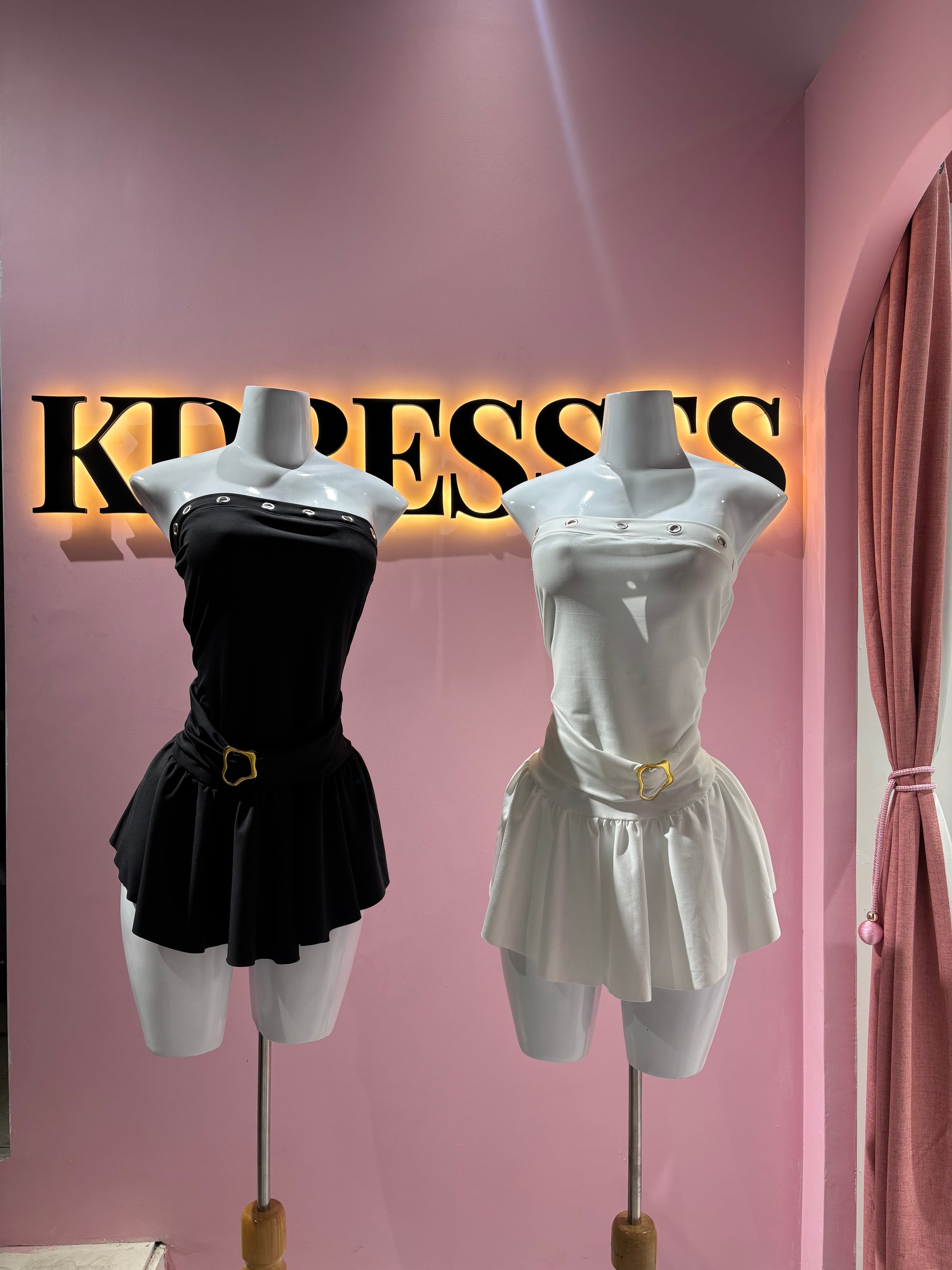 Vestido strapless hebilla