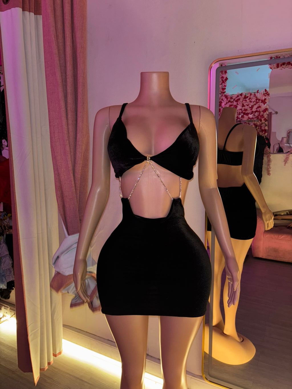 Vestido terciopelo amarra brillante