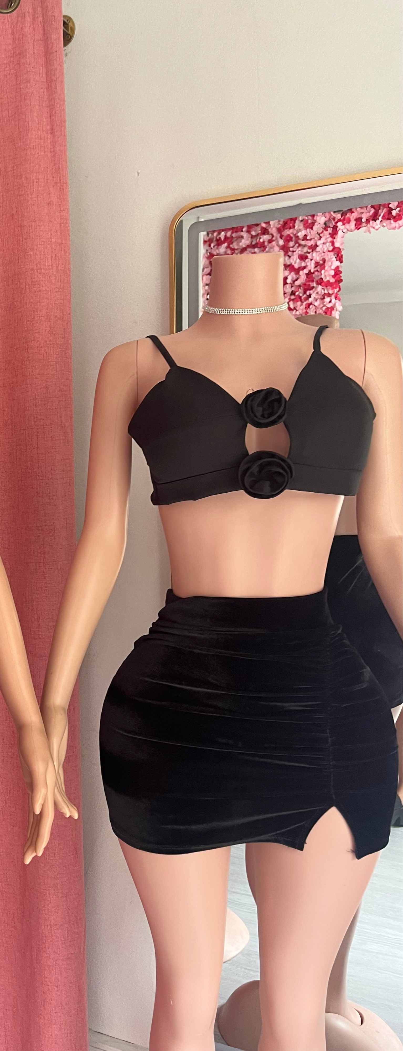 crop escote con flores