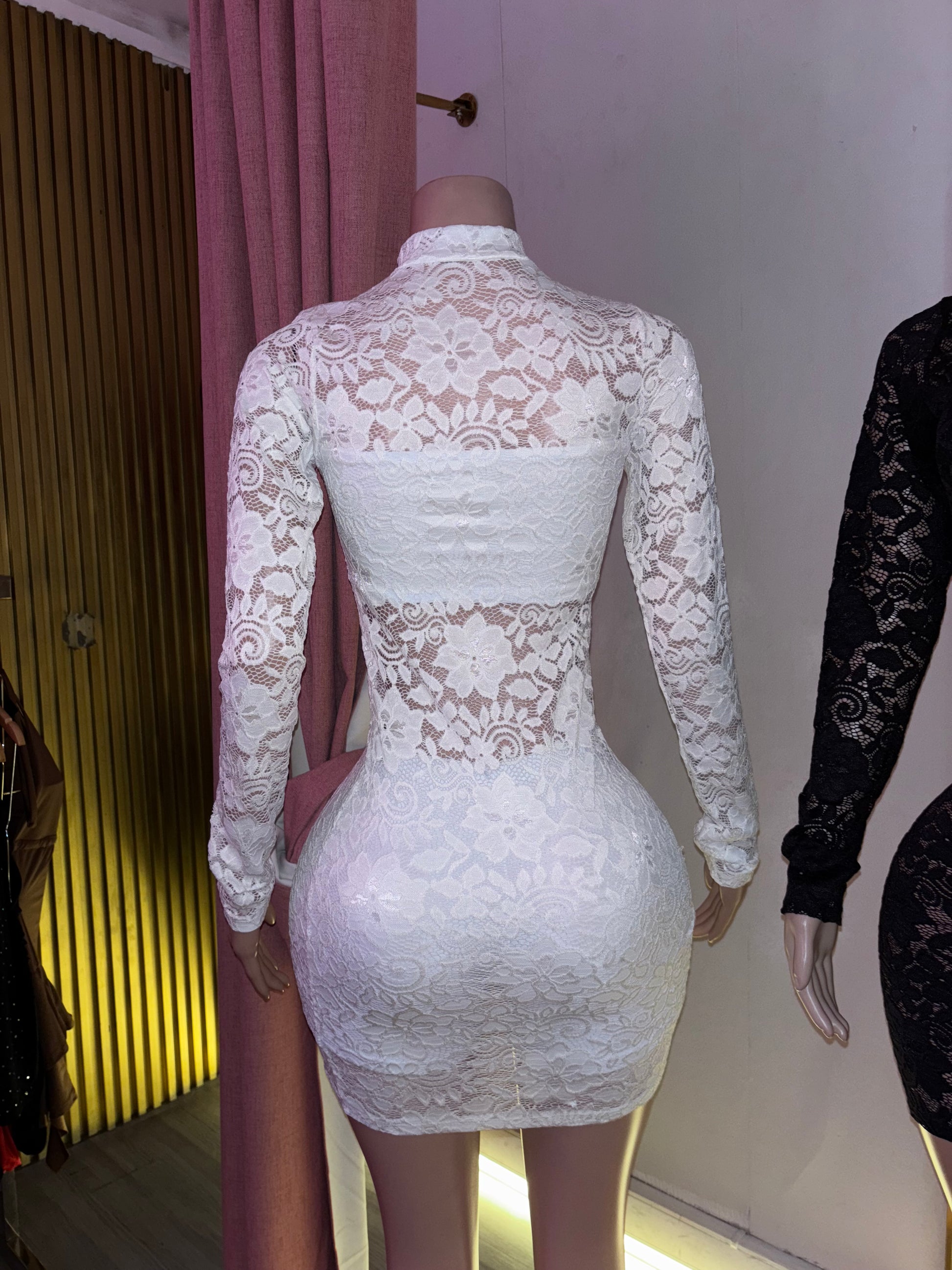 Vestido encaje manga larga