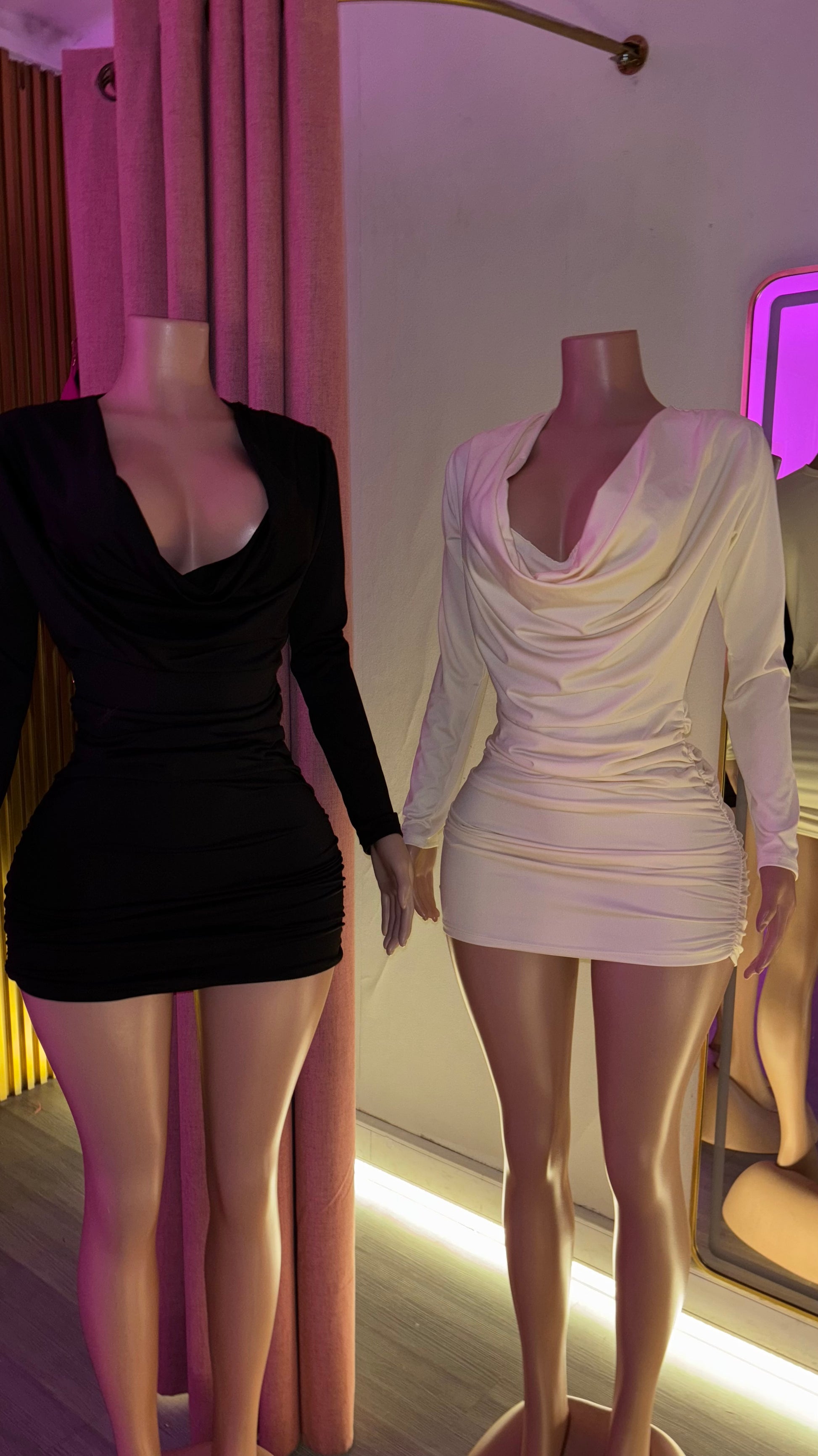 Vestido escote drapeado manga larga