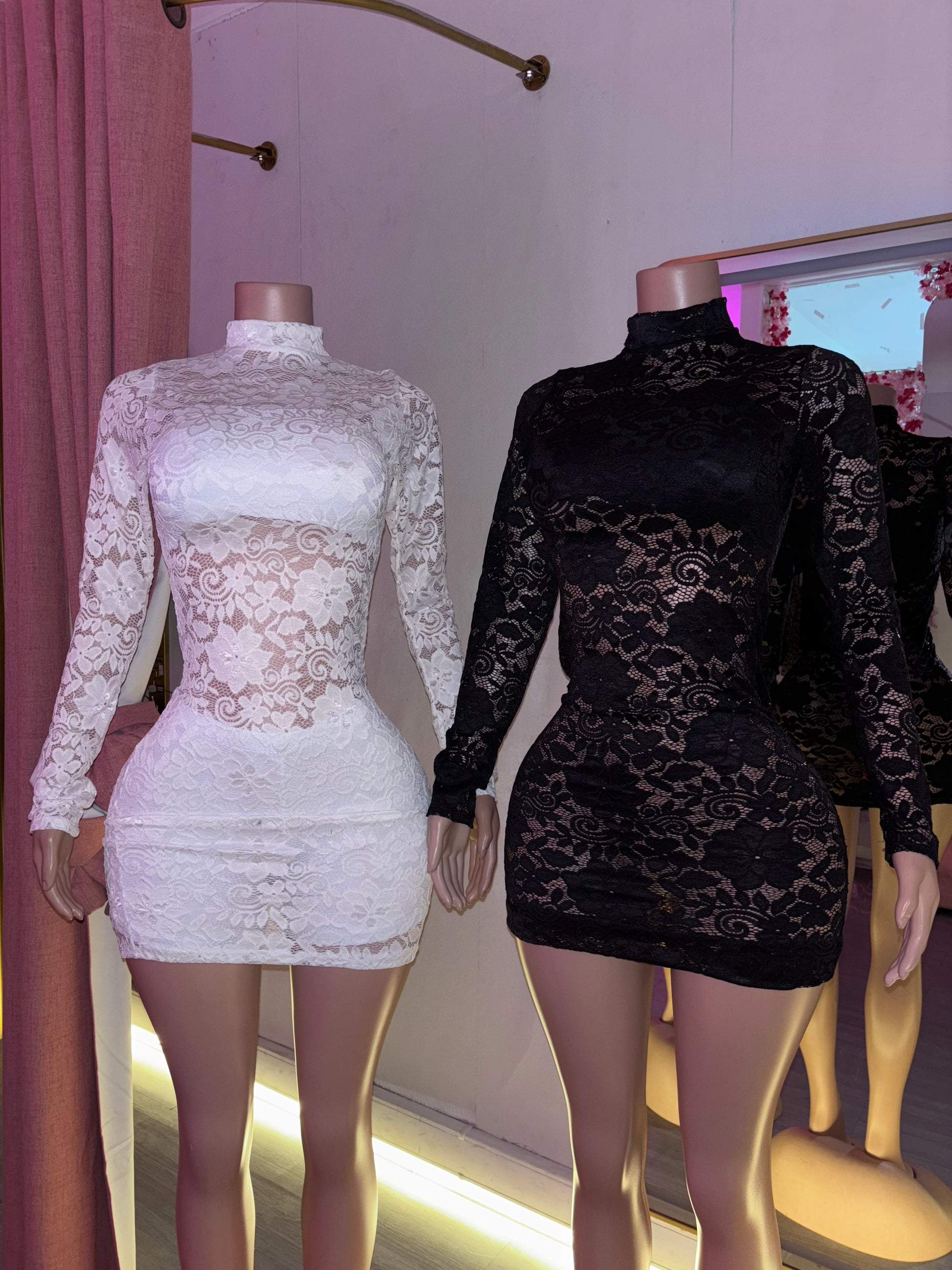 Vestido encaje manga larga