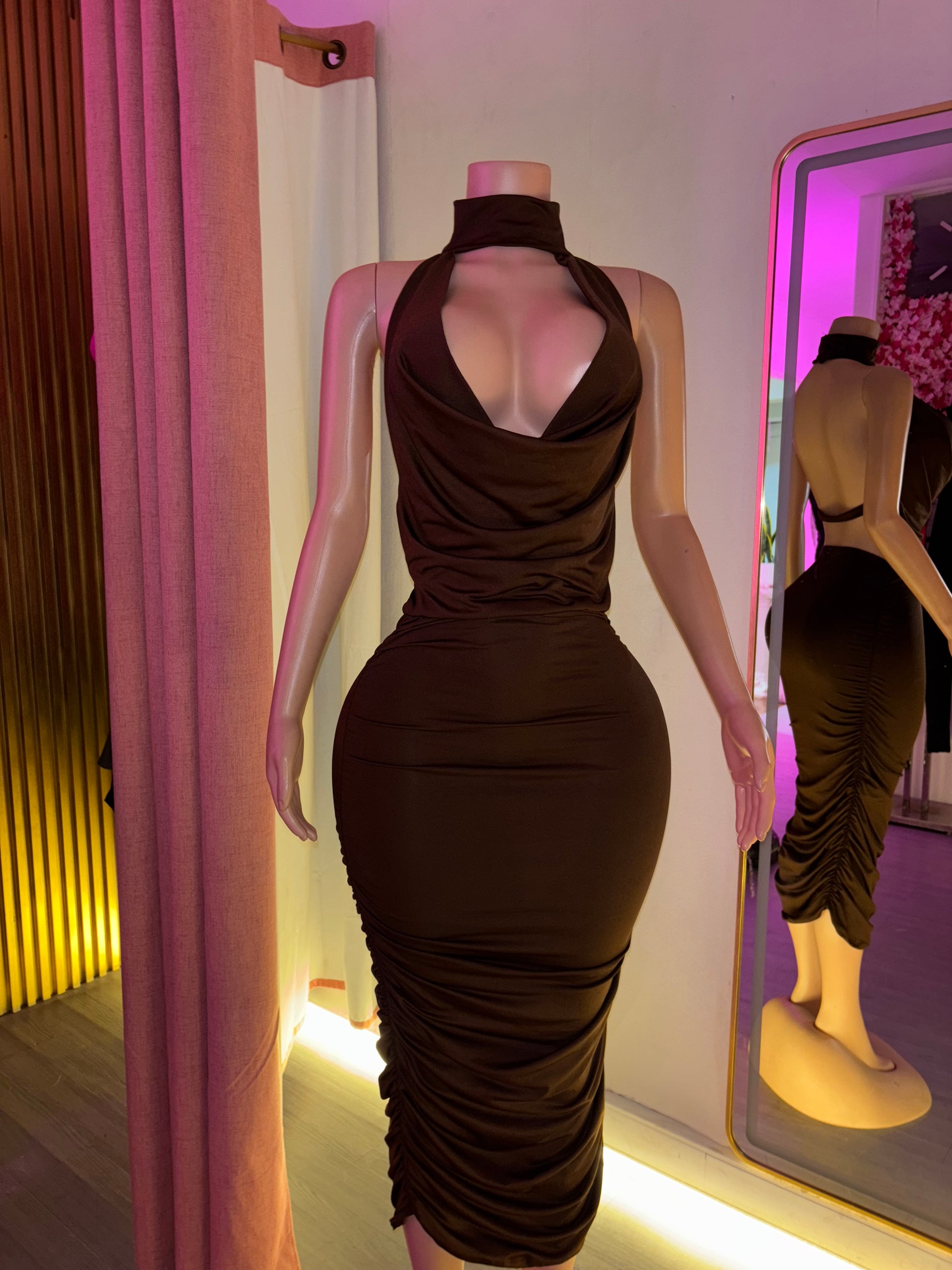 Vestido largo escote drapeado al cuello