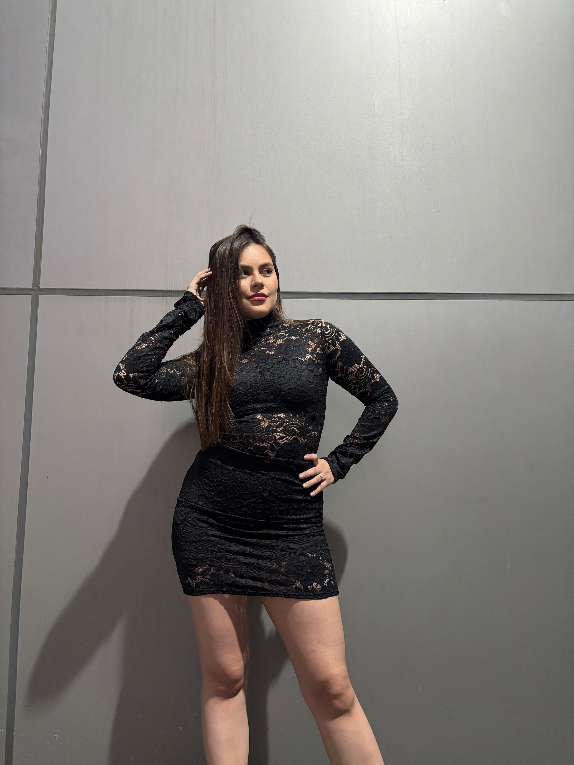 Vestido encaje manga larga
