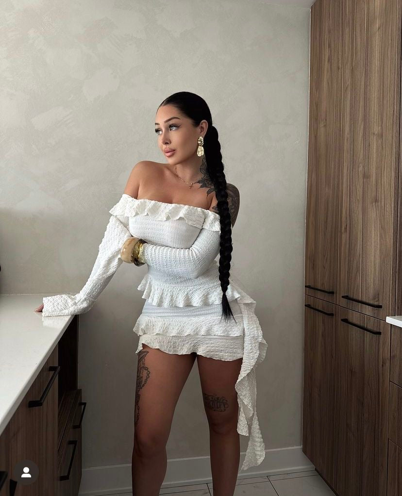 Vestido strapless blanco vuelitos