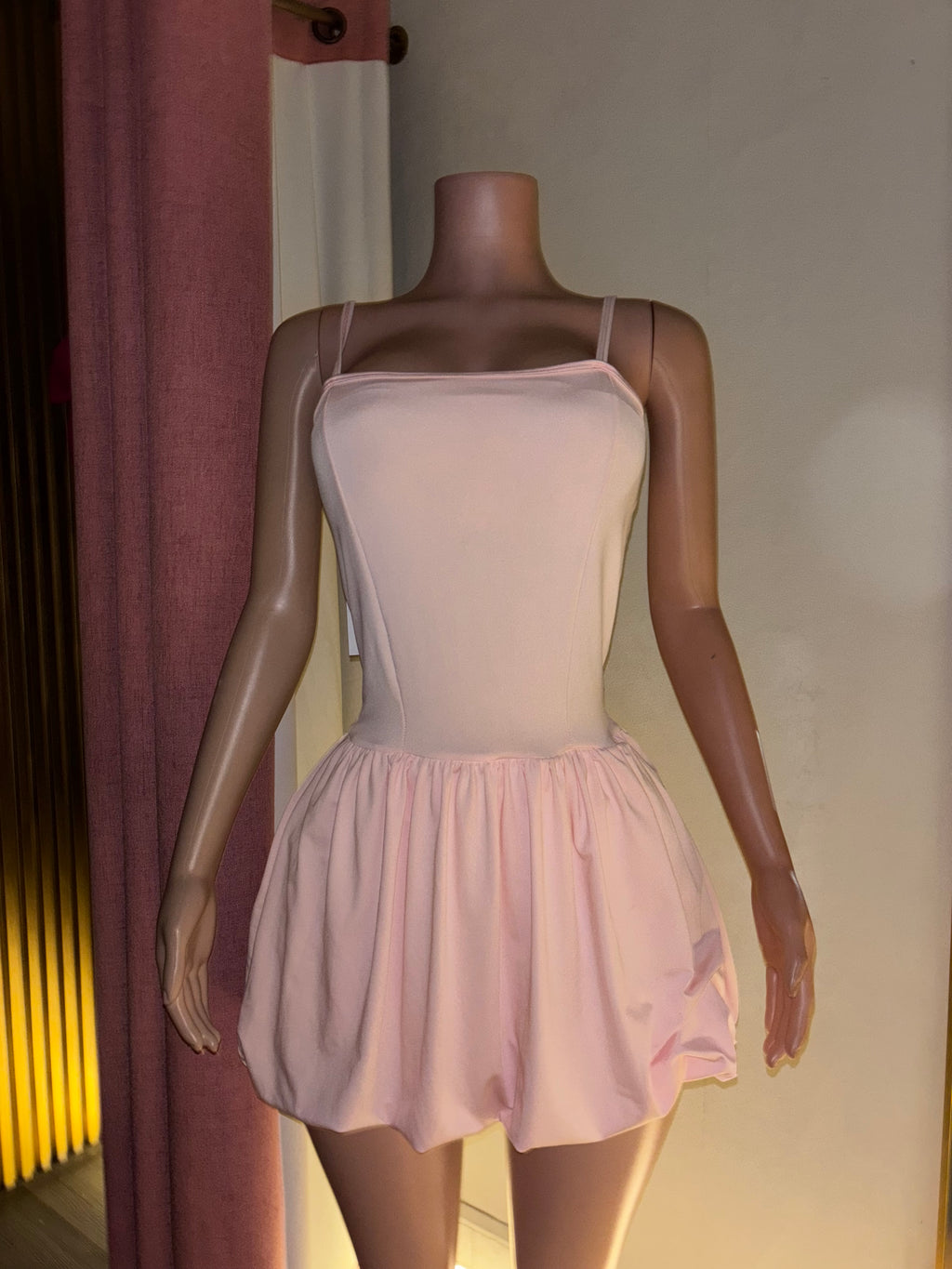vestido englobado tirantes