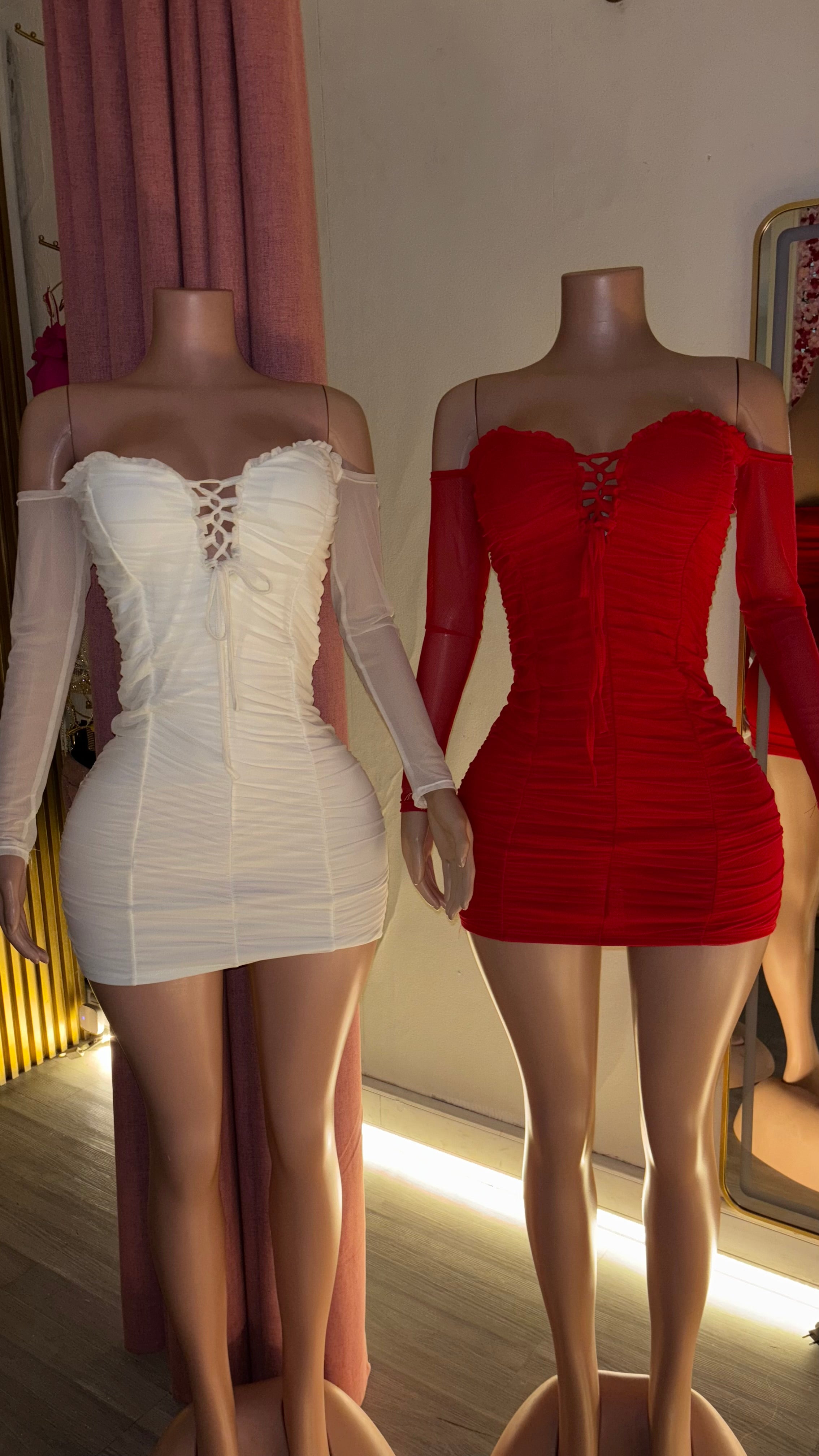 Vestido escote amarras transparencia