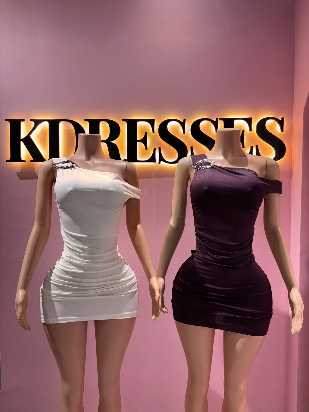 Vestido hombro hebilla