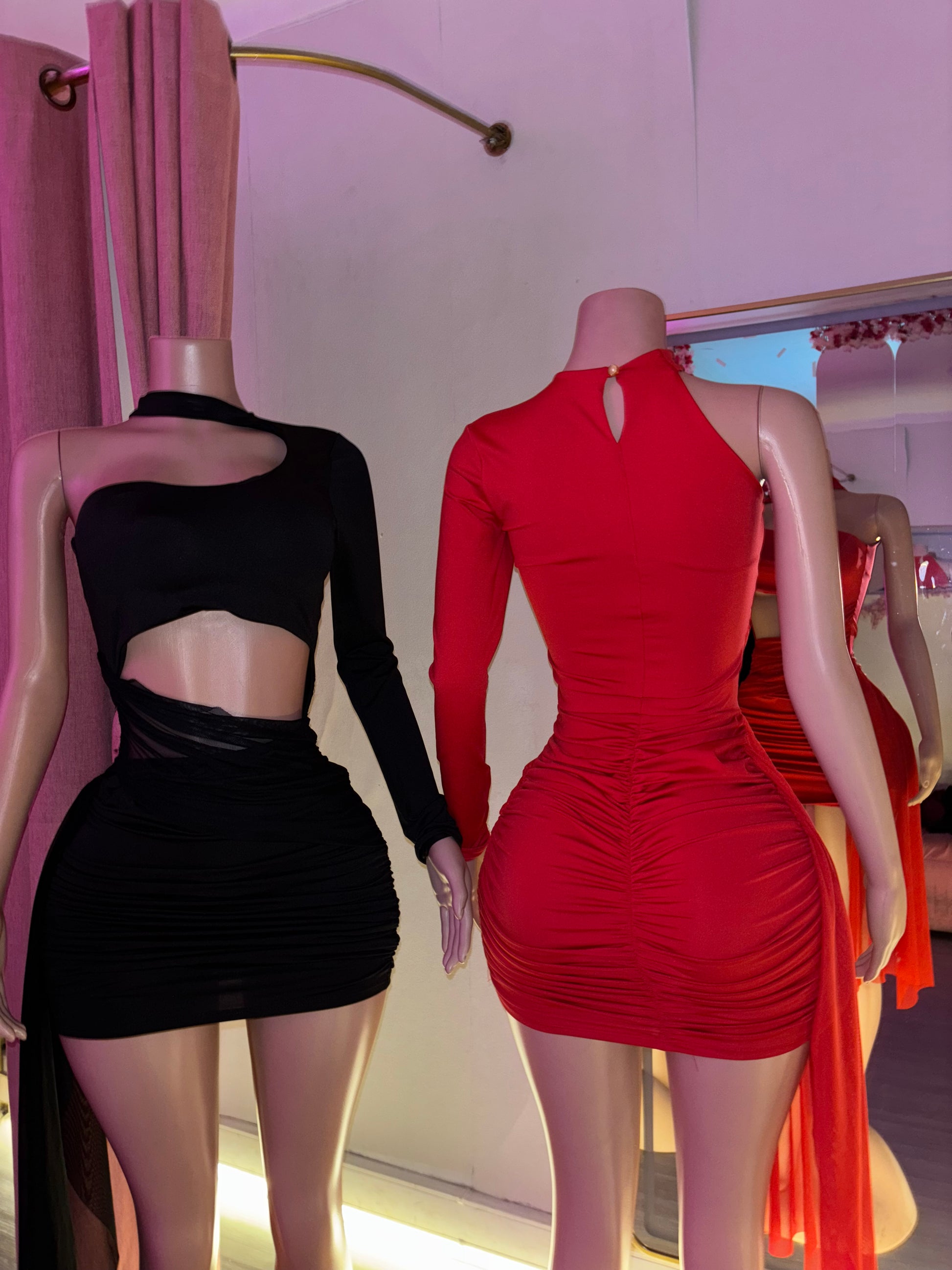 Vestido cutted drapeado transparencia