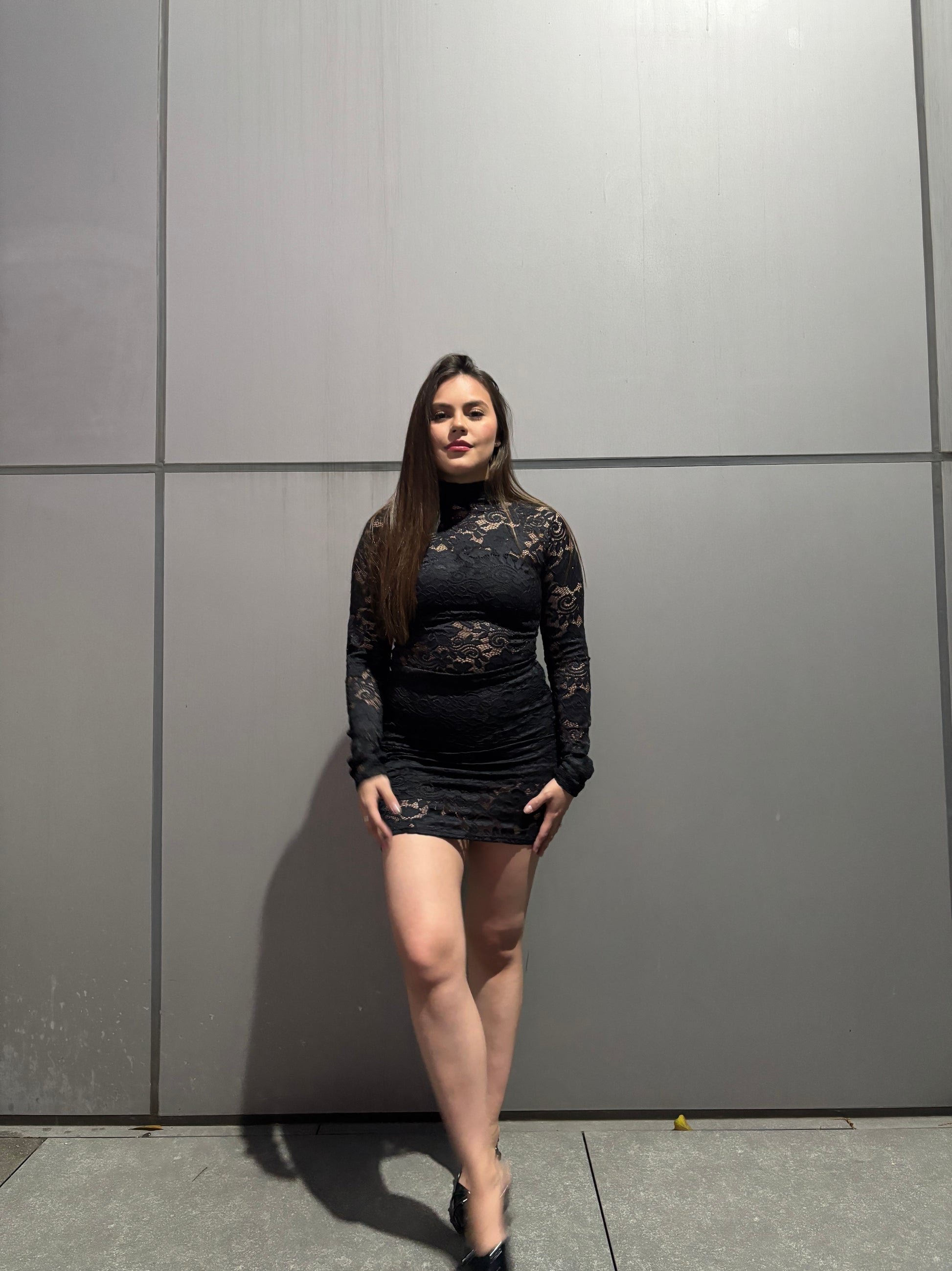 Vestido encaje manga larga