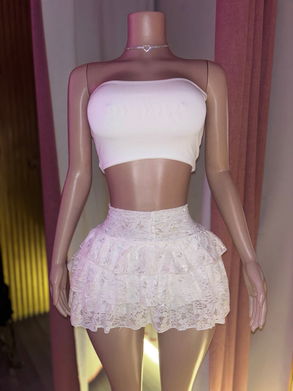 Falda encaje vuelitos