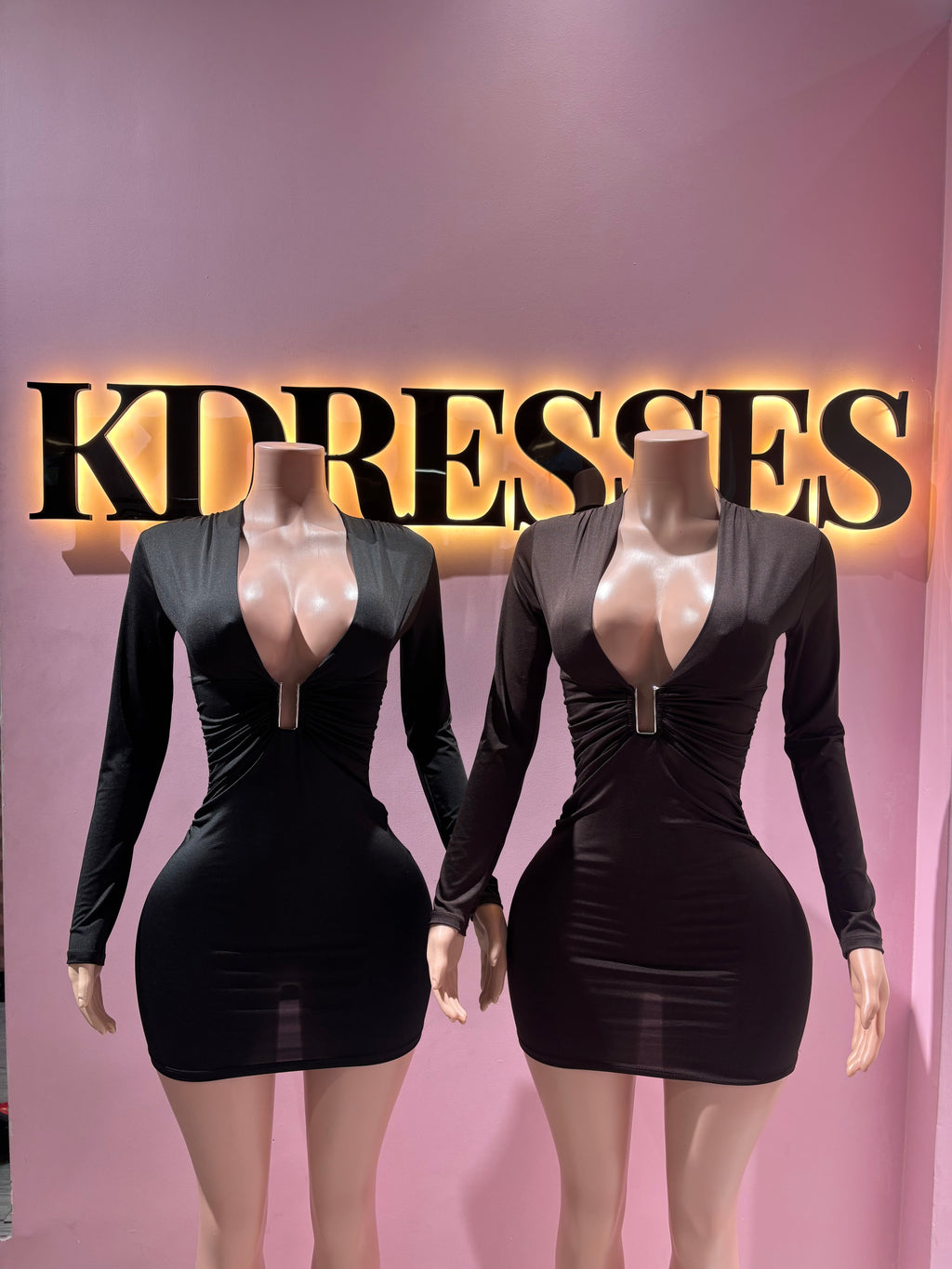 Vestido hebilla escote manga larga