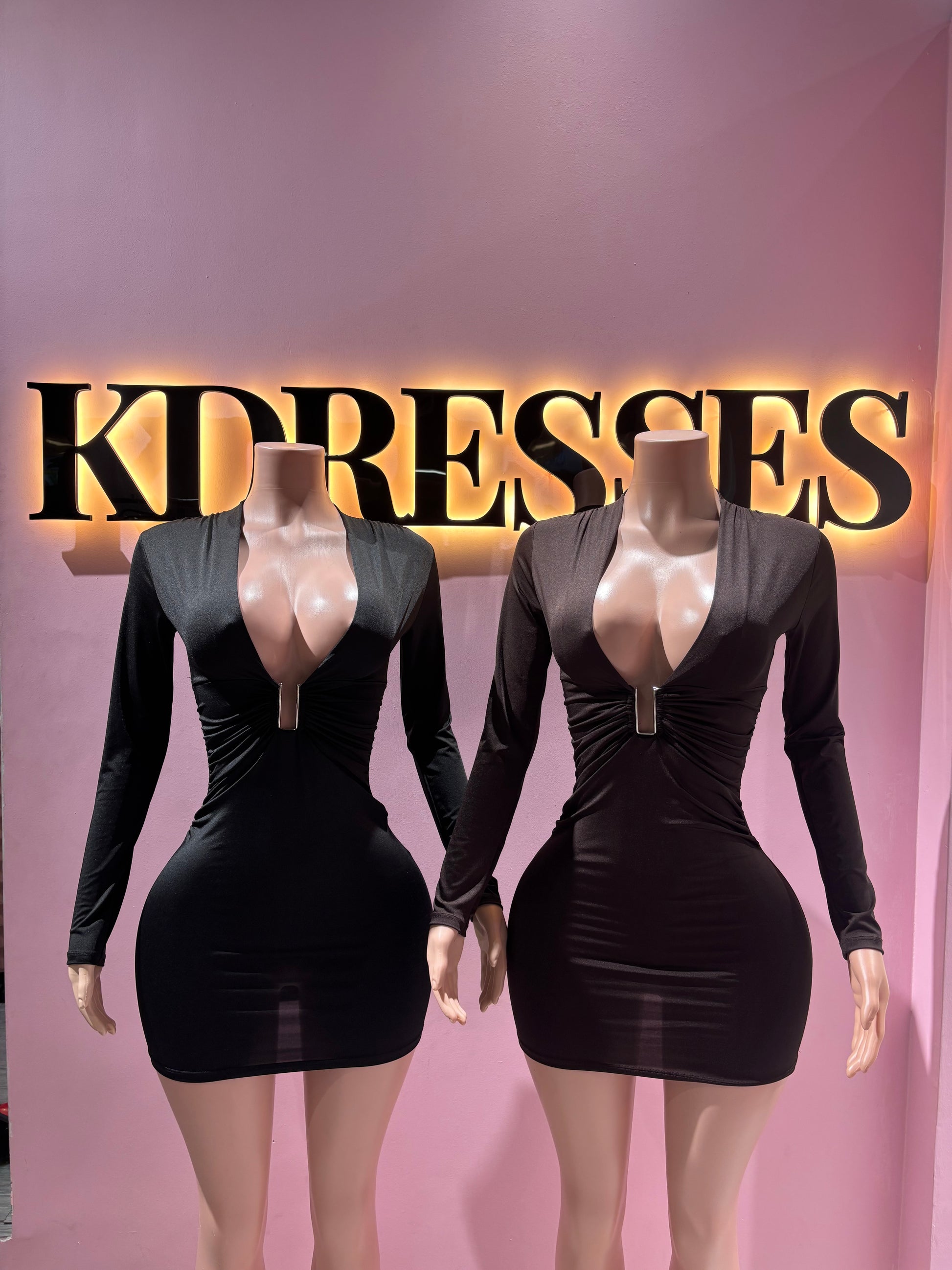 Vestido hebilla escote manga larga