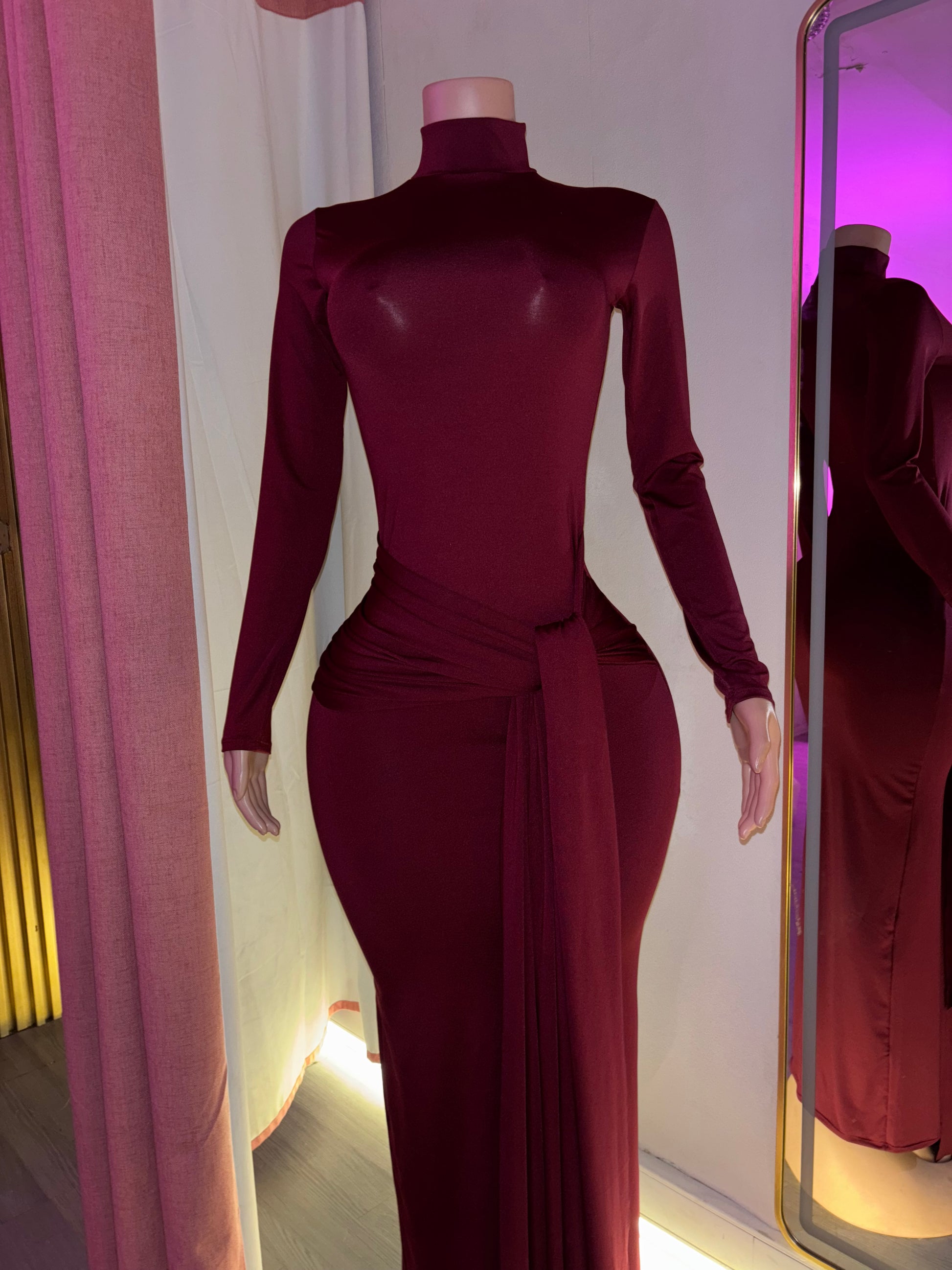 Vestido largo drapeado manga larga