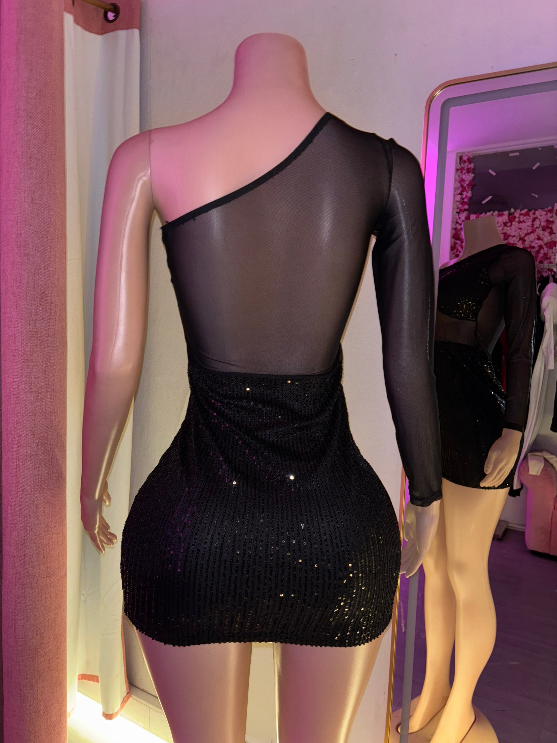 Vestido 1 manga lentejuelas