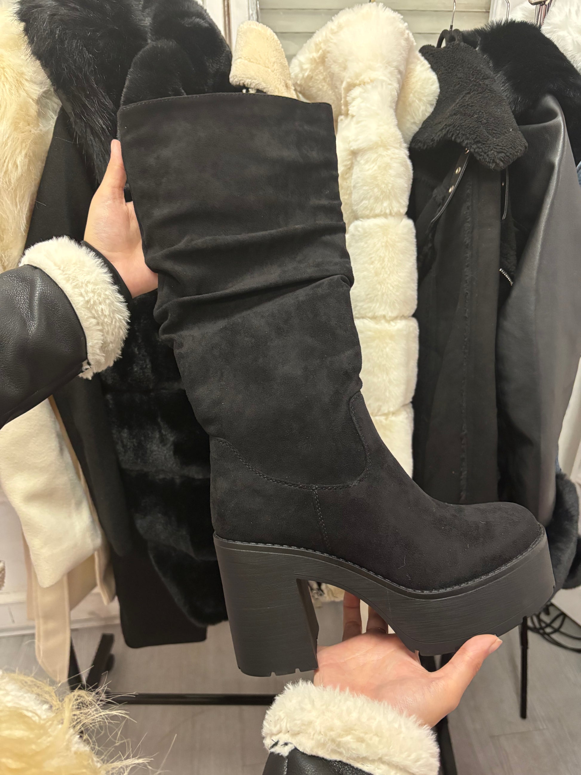 Botas largas gamuza