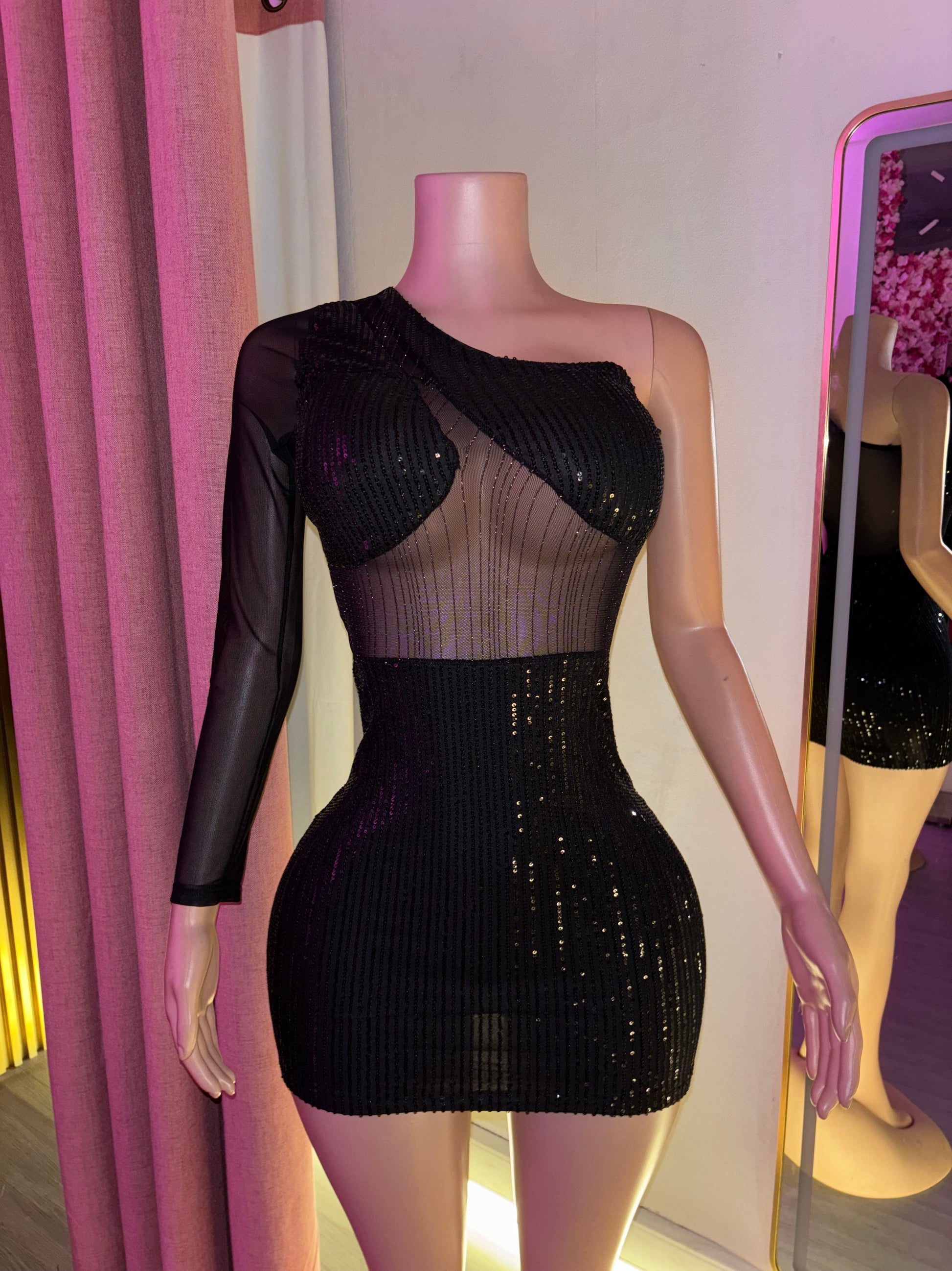Vestido 1 manga lentejuelas