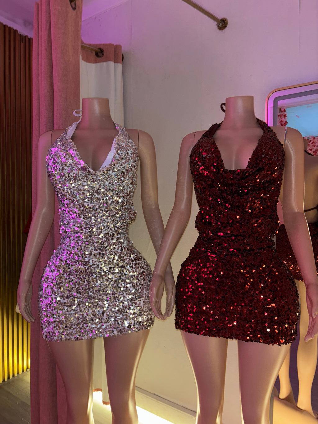 Vestido escote drapeado lentejuelas