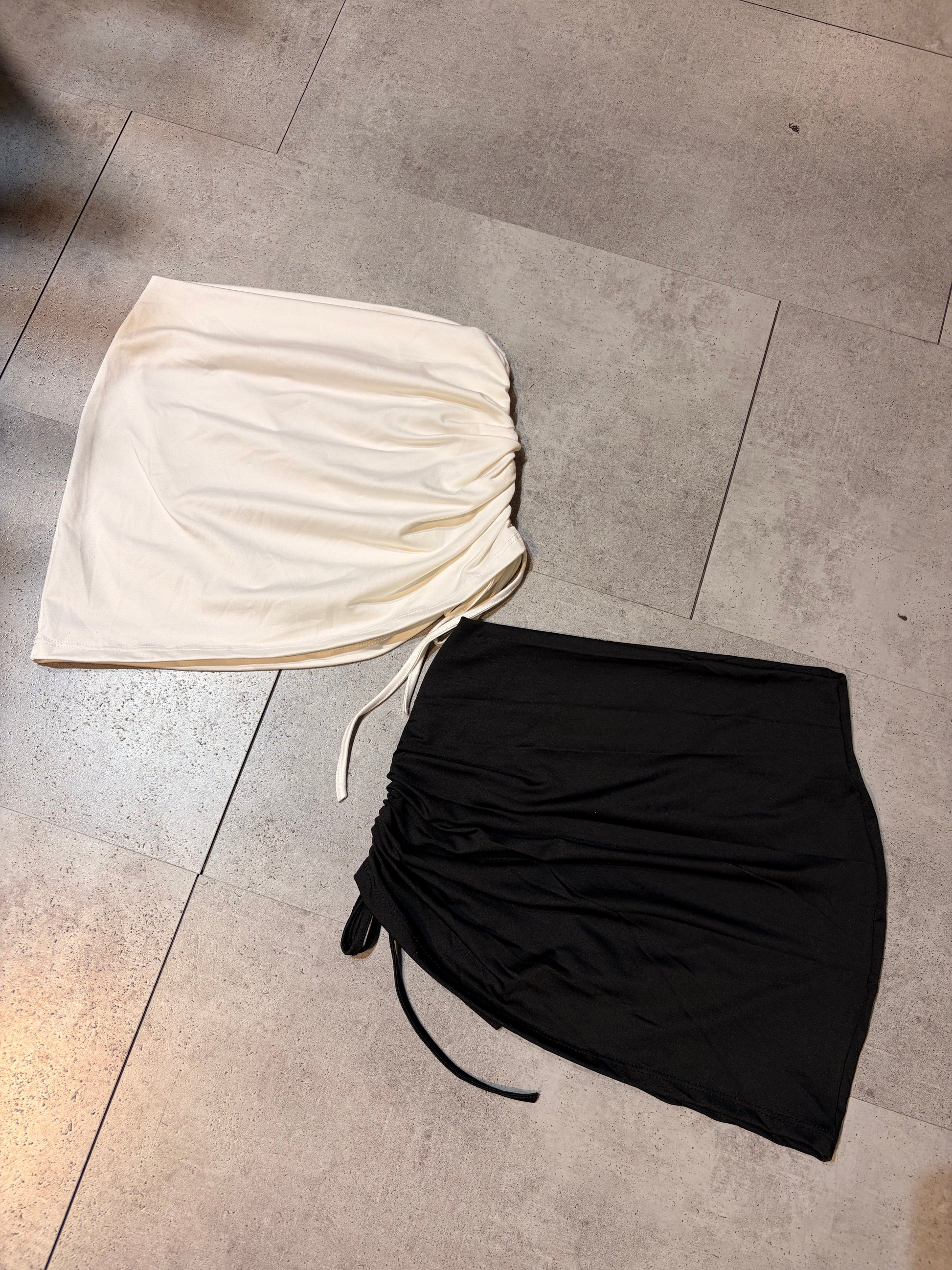 Falda essential amarra