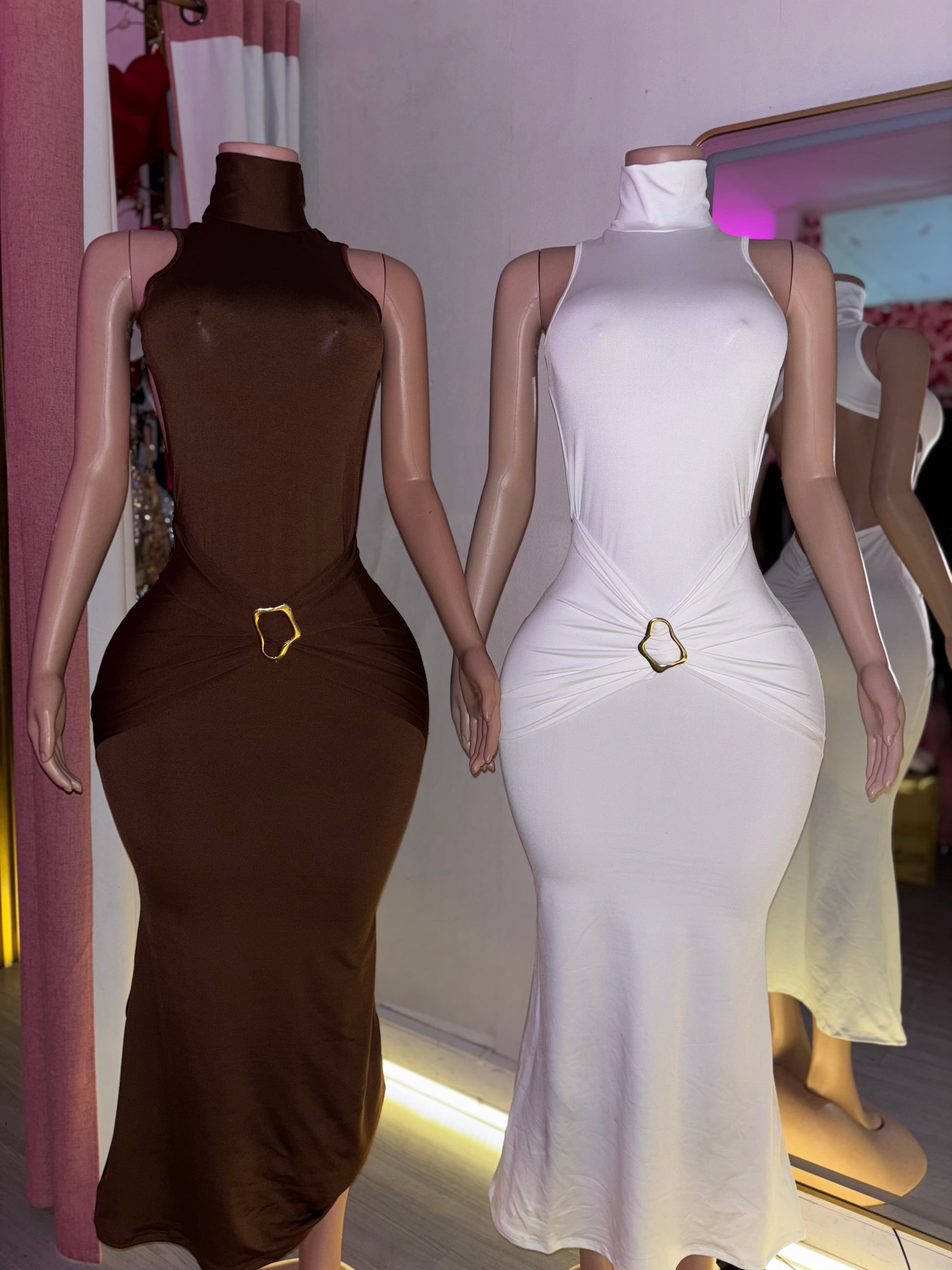 Vestido largo hebilla sin mangas