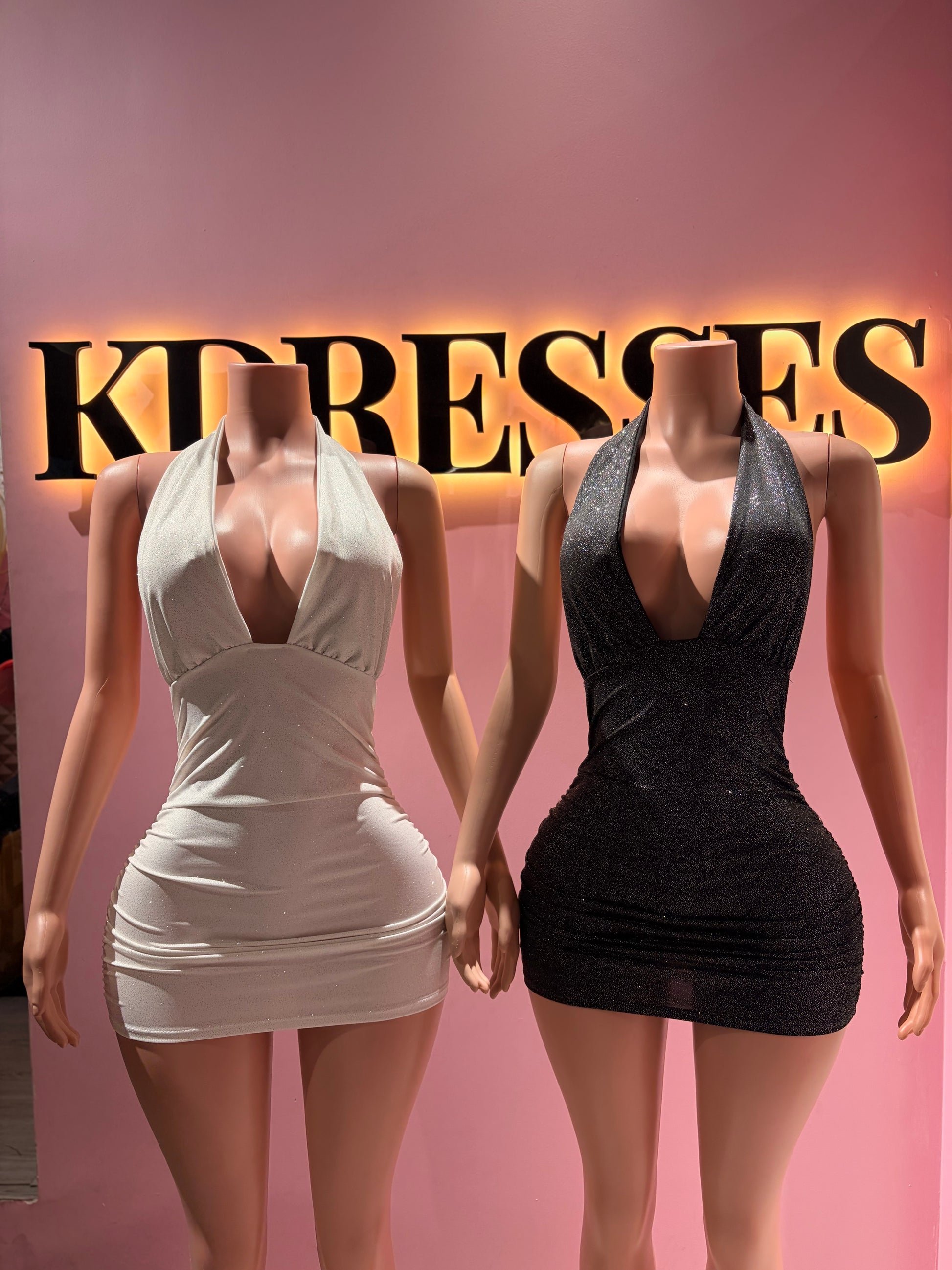 Vestido escote brillos