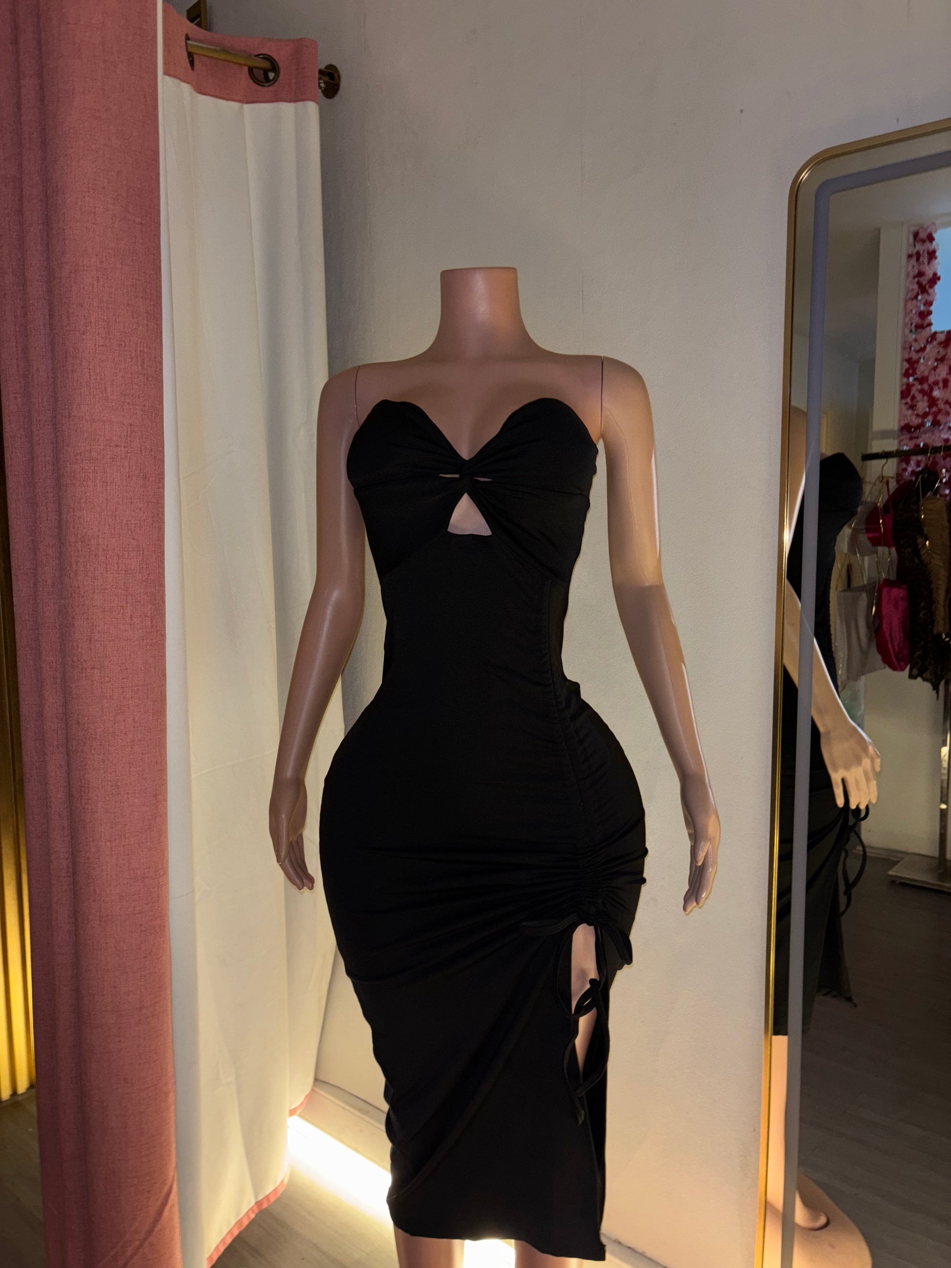 vestido strapless amarra copa
