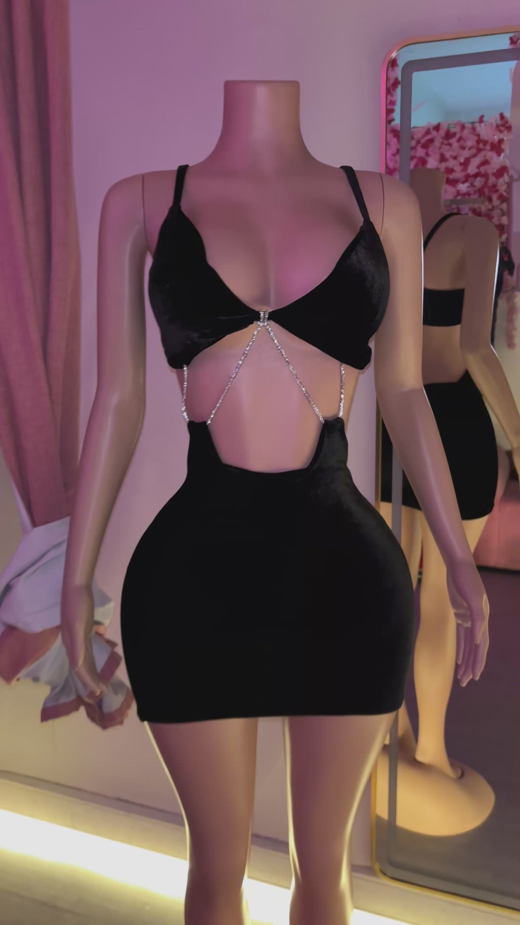 Vestido terciopelo amarra brillante