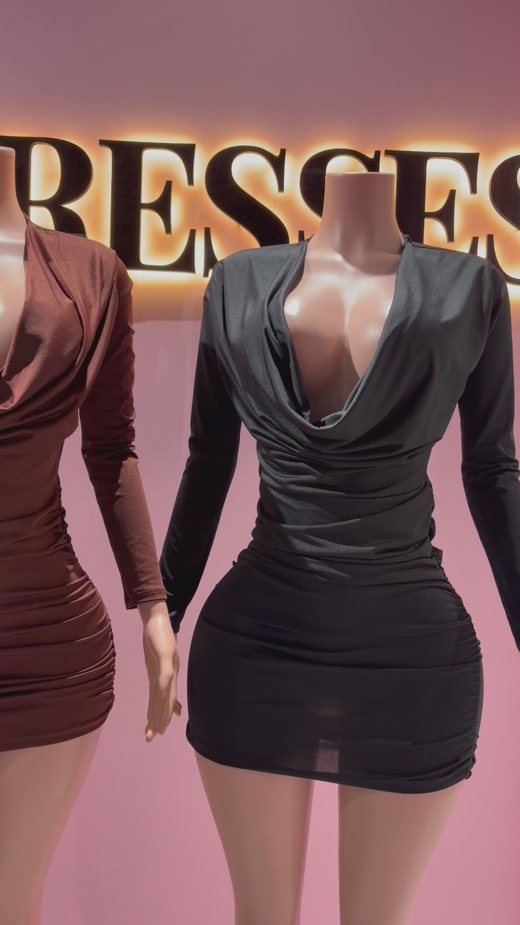 Vestido escote drapeado manga larga
