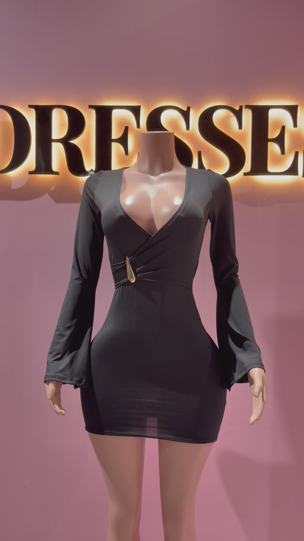 Vestido escote manga larga hebilla