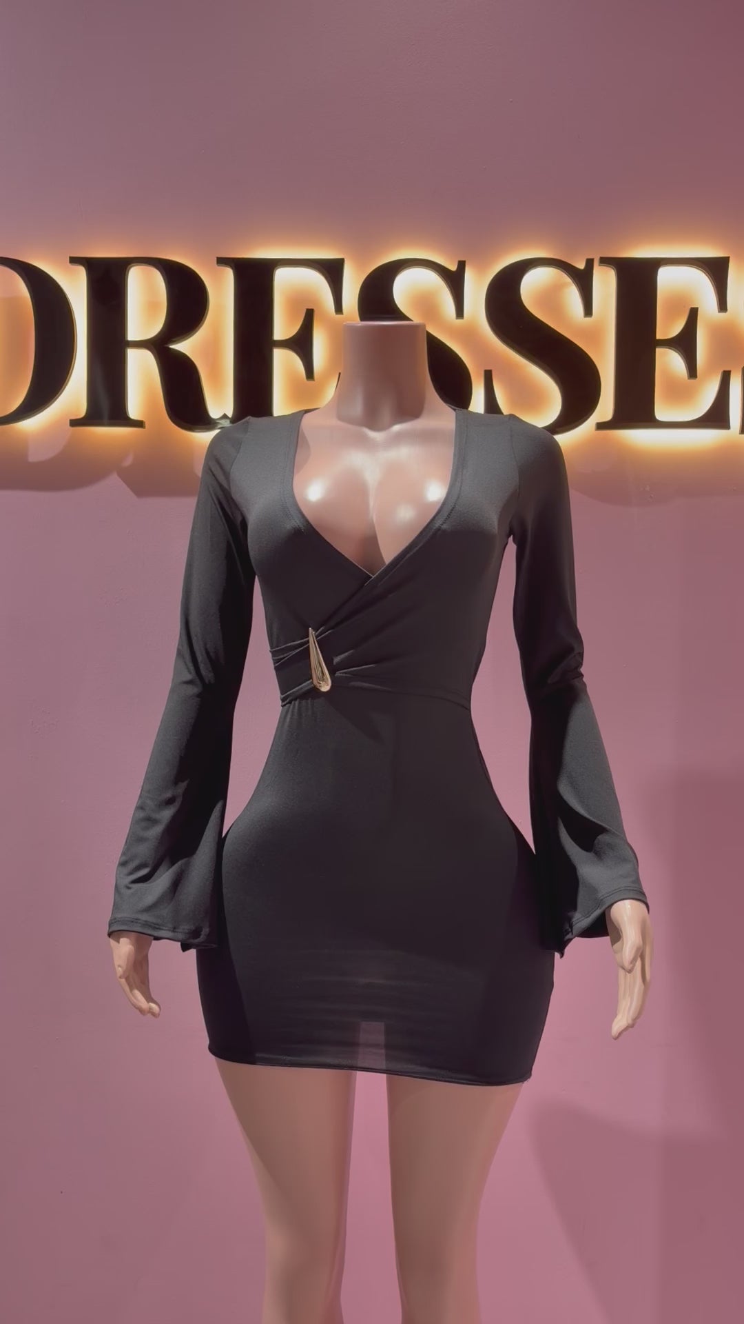 Vestido escote manga larga hebilla