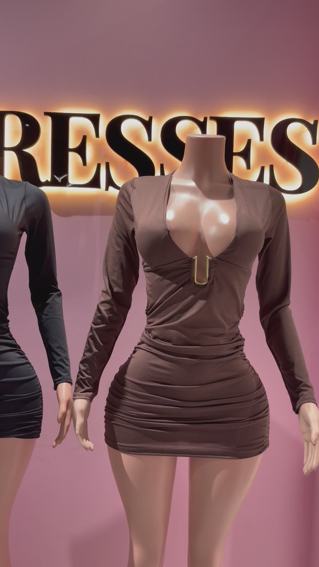 Vestido hebilla escote manga larga