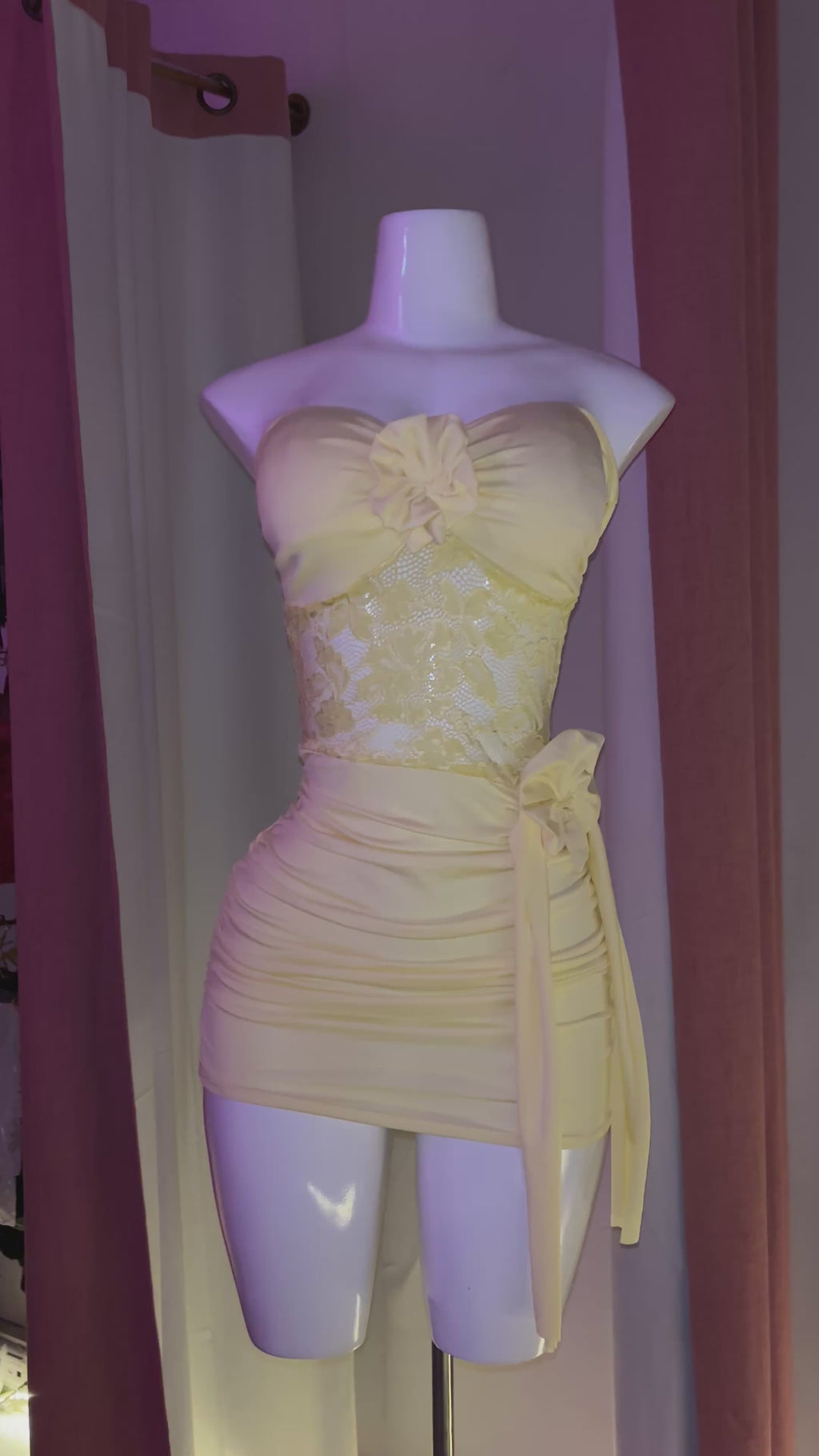 Vestido Mini Encaje flor