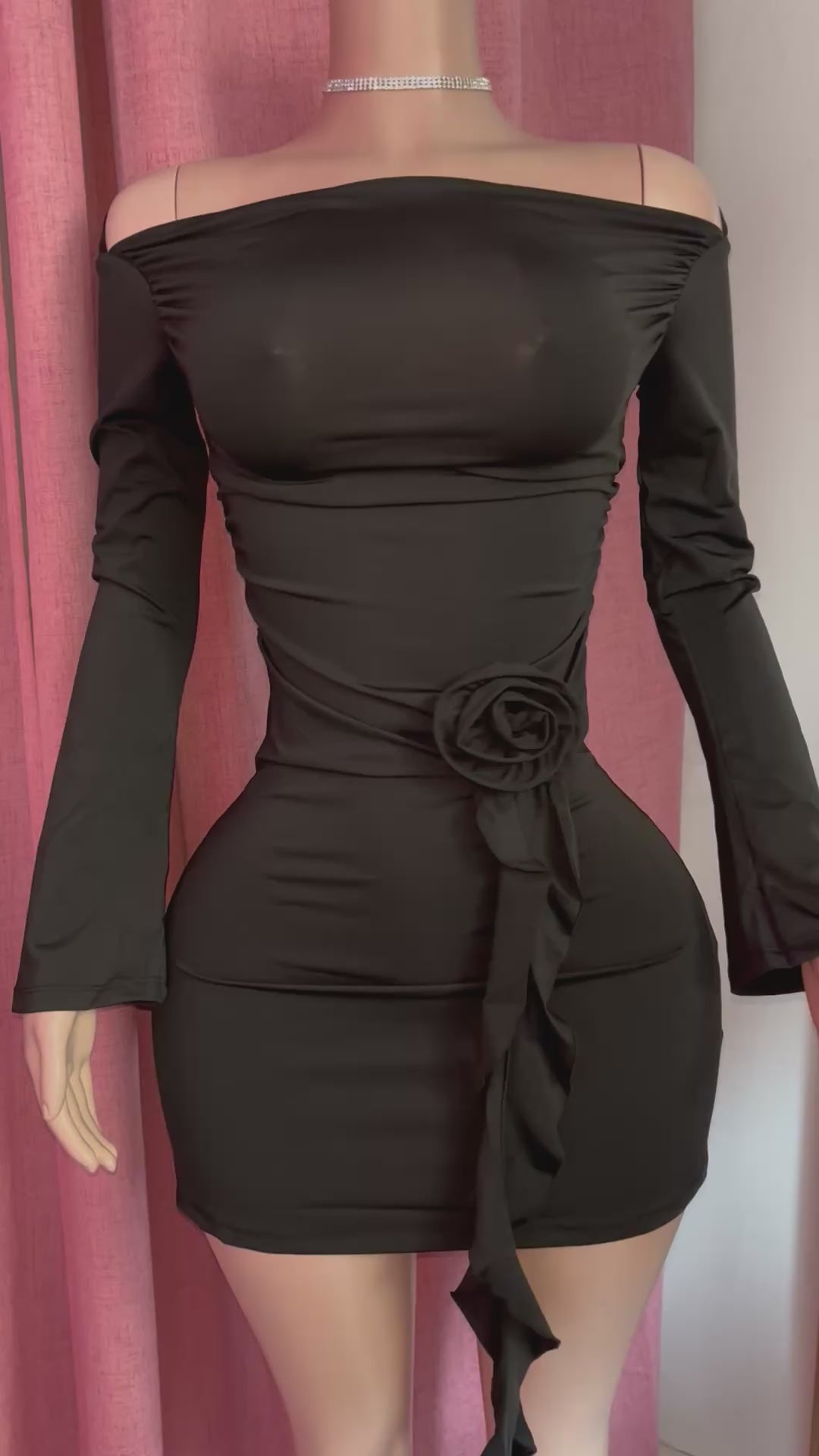 Vestido strapless manga larga flor
